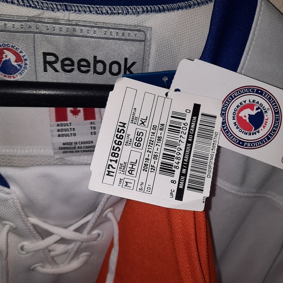 NWT Reebok Bridgeport Sound Tigers Hockey Jersey White - Picture 3 of 7